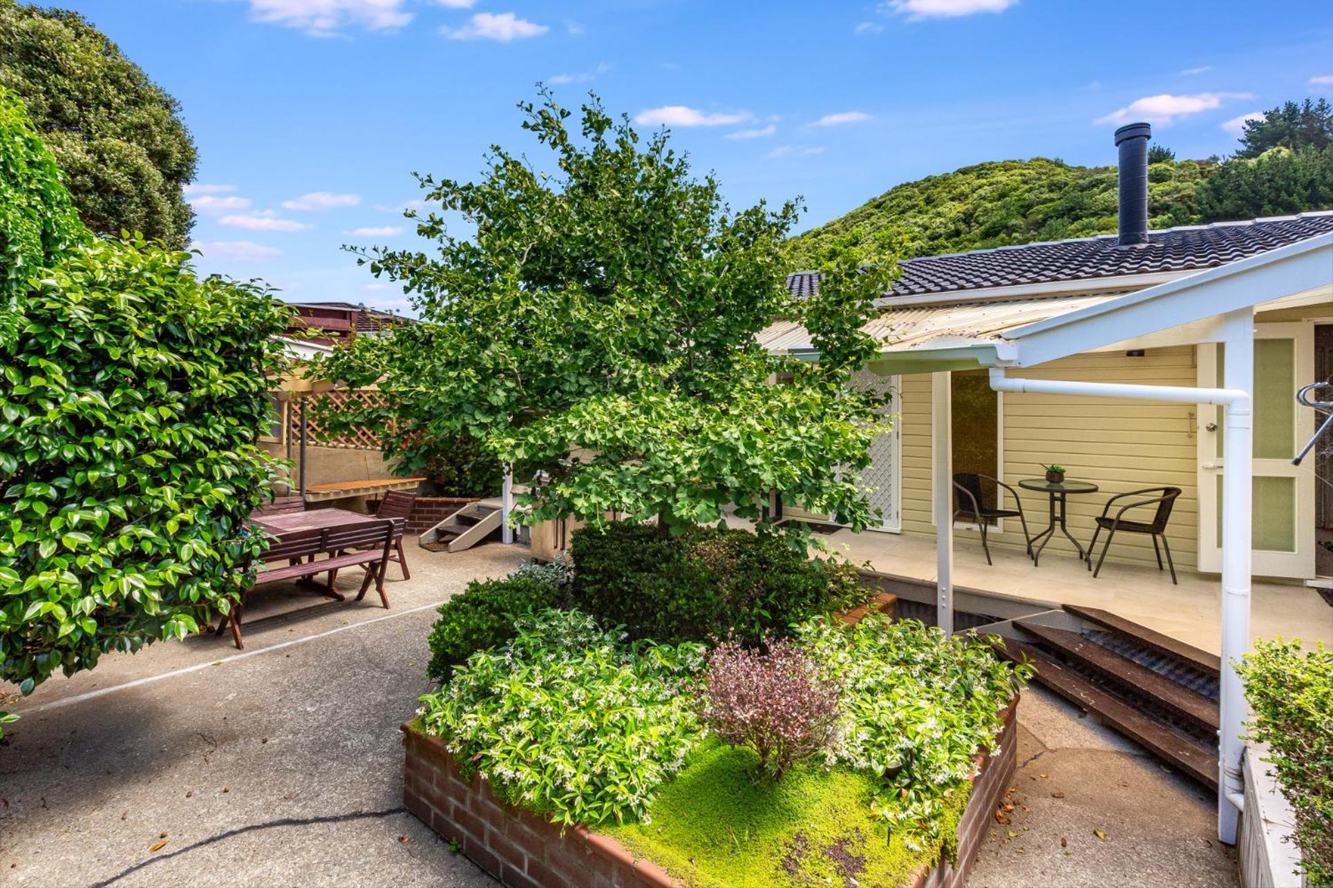 Retro 4 Bedroom Home, Warm And Welcoming, Quiet Location Porirua Exteriér fotografie