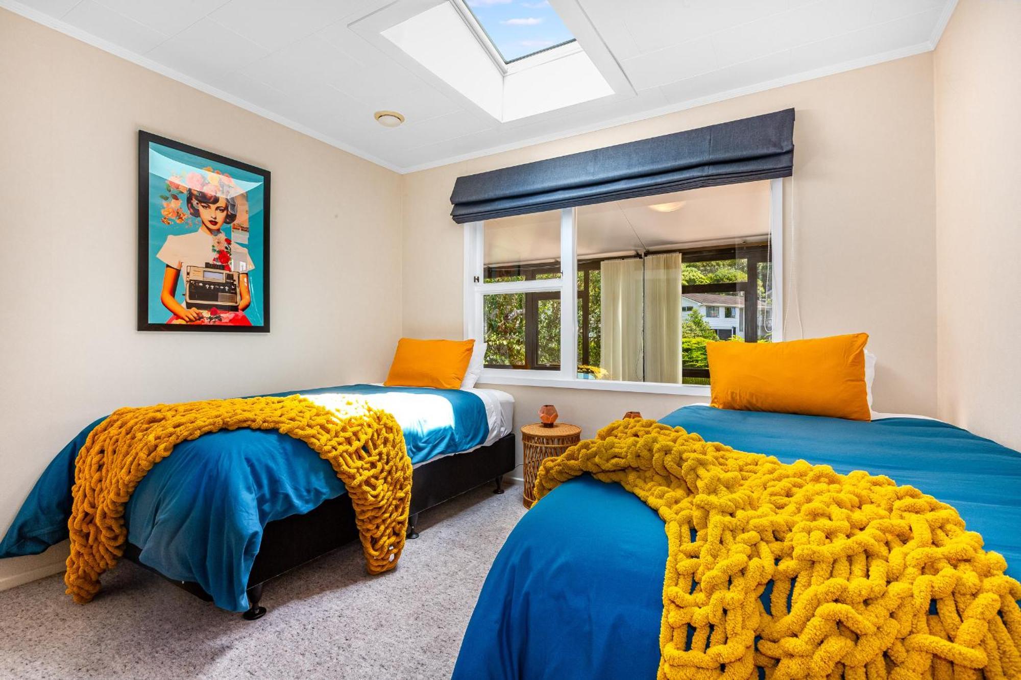 Retro 4 Bedroom Home, Warm And Welcoming, Quiet Location Porirua Exteriér fotografie