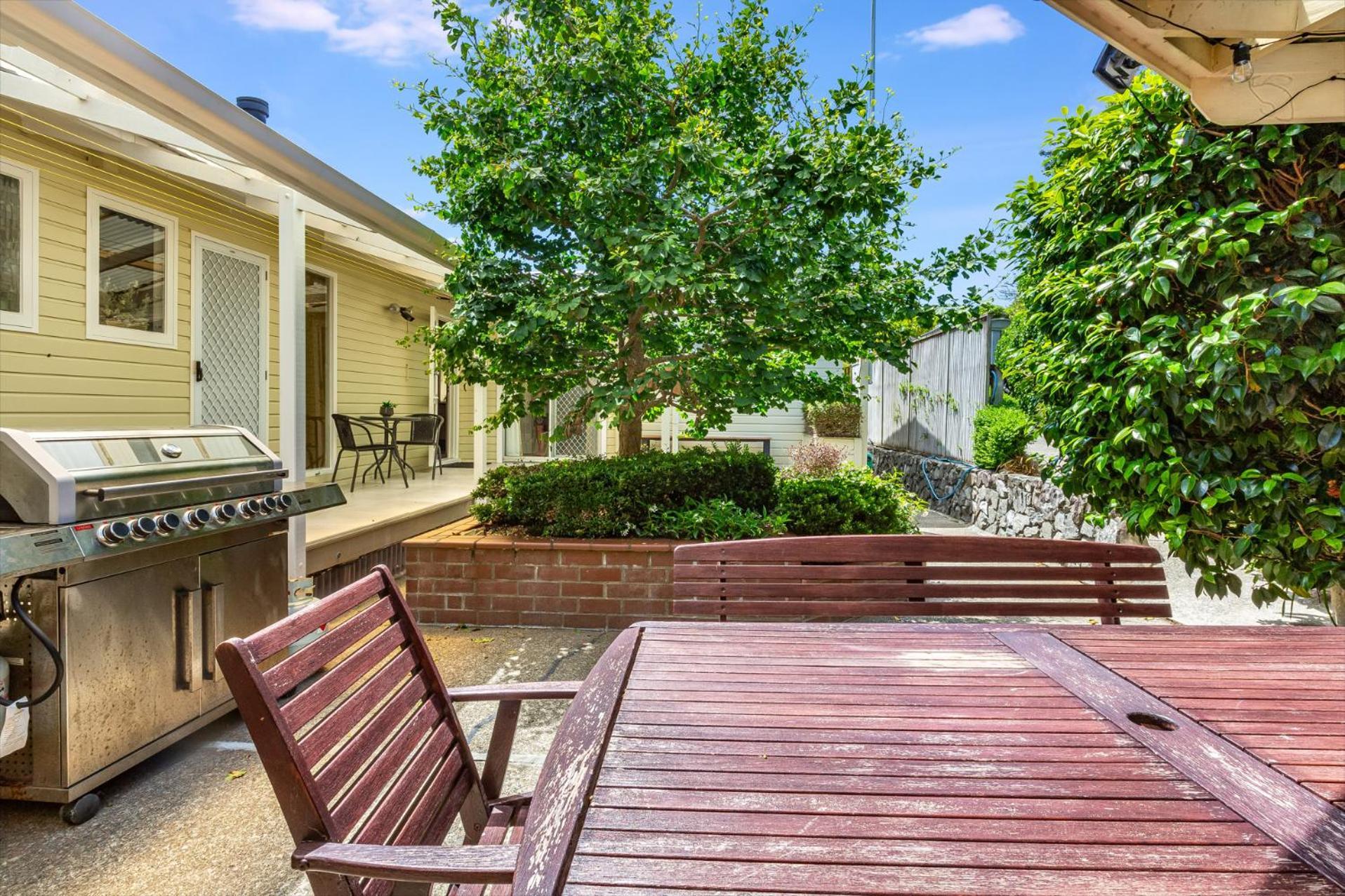 Retro 4 Bedroom Home, Warm And Welcoming, Quiet Location Porirua Exteriér fotografie